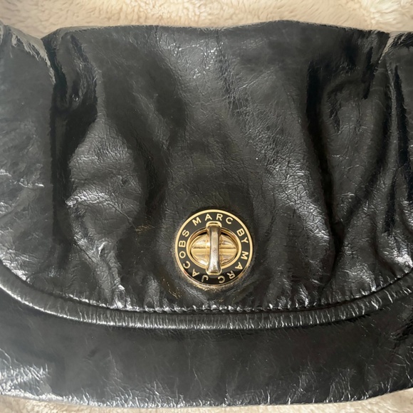 Marc Jacobs patented leather purse - Picture 2 of 5